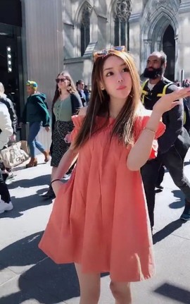 陆七萬主播照片