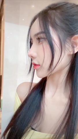 陆七萬主播照片