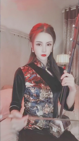 陆七萬主播照片