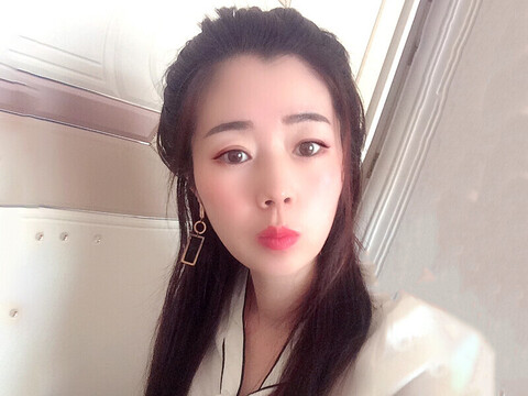 淡淡香奈儿海报