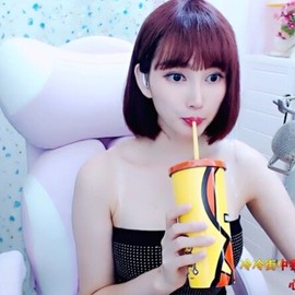 恋歌灬l一份童心主播照片
