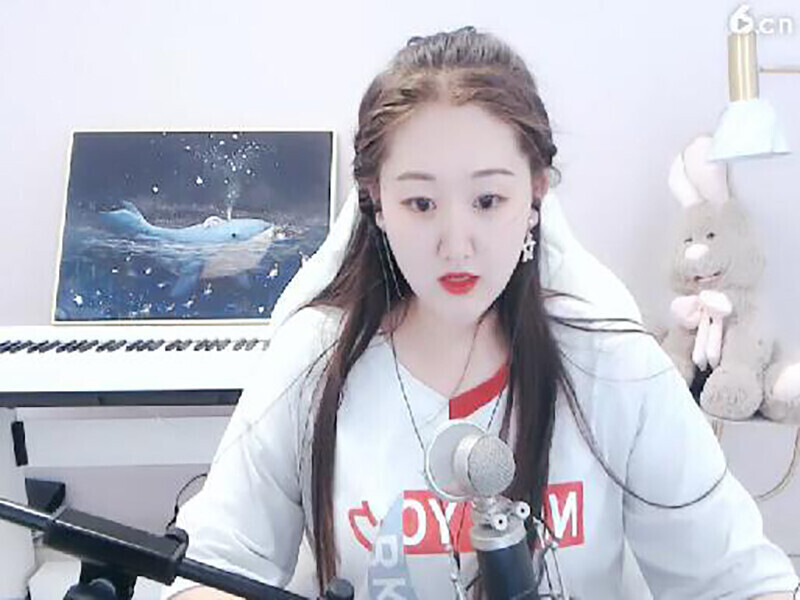 y屁桃的主播海报