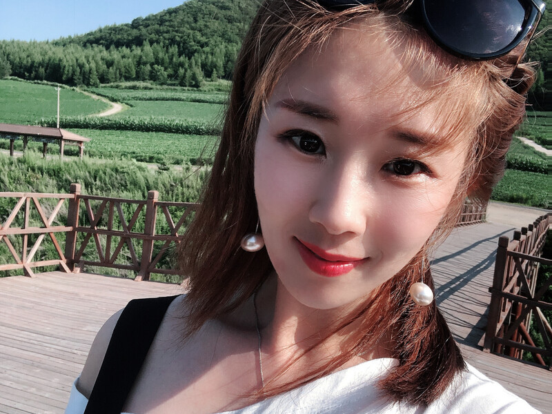 艾米的主播海报