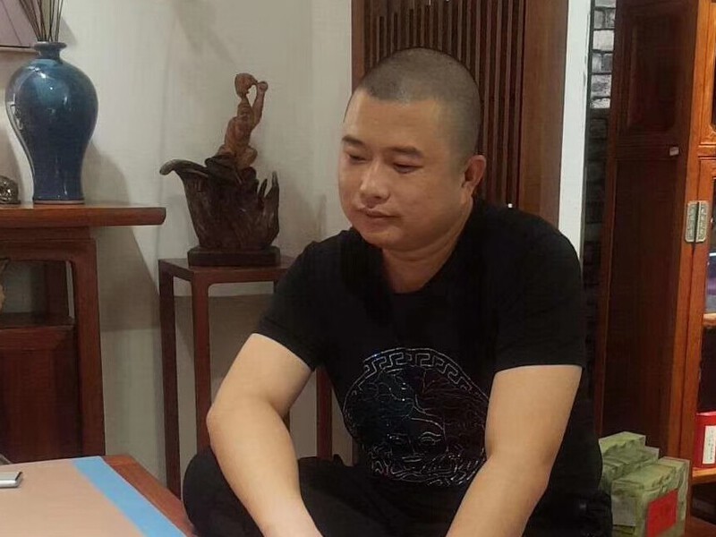 石头，，的主播海报