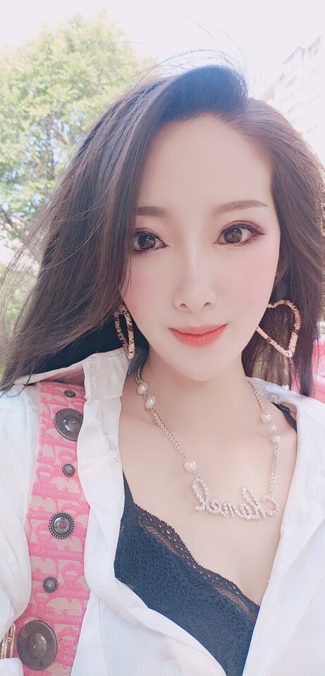 A女神的主播照片