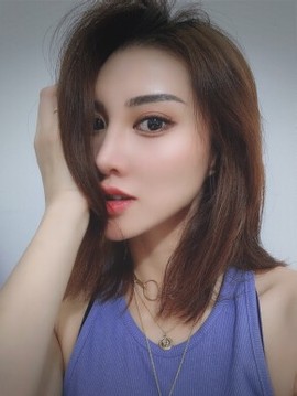 逐光路主播照片