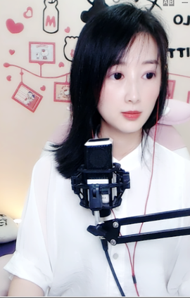 福建迪丽热巴主播照片