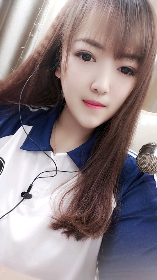新人冰冰~早八点主播照片