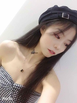 直播就酒主播照片