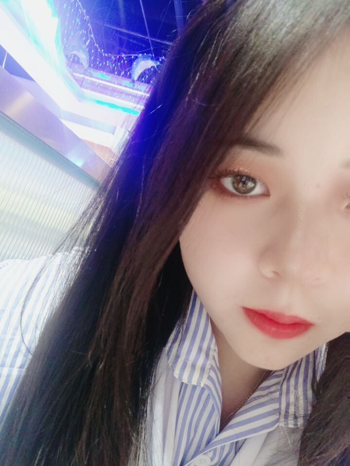 蓝妖精爆米花的主播照片