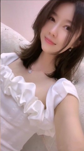 陆七萬主播照片