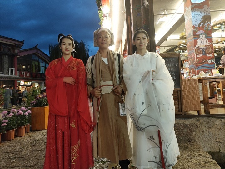 二宝户外为女主播而来的主播照片