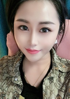 梨莎挺住啊主播照片