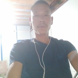 忘了吧，情人。主播照片