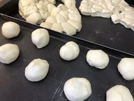 小海屯🐬李主播照片