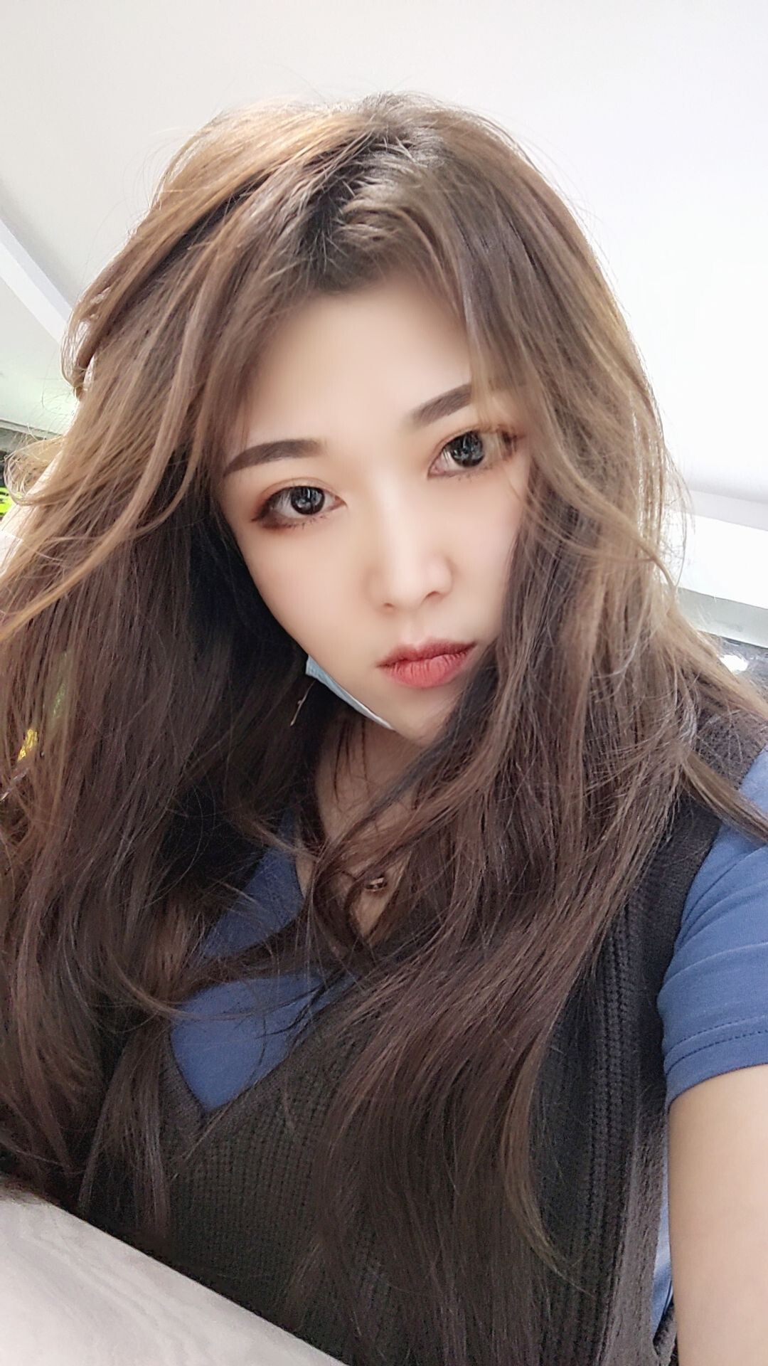 老酒馆里慵懒の猫的图片