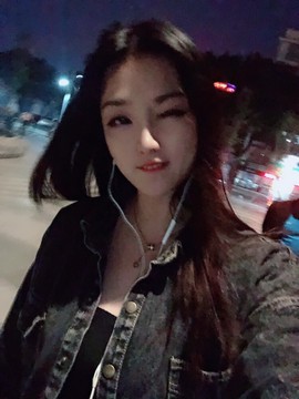 蓝小莓小朋友主播照片