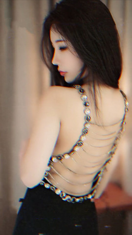 陆七萬主播照片