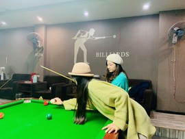 1554611743主播照片