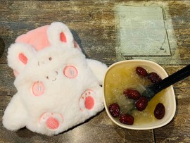 1554611743主播照片