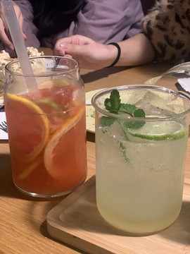 雯雯退主播照片