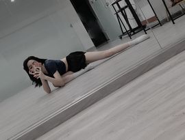 希希休主播照片
