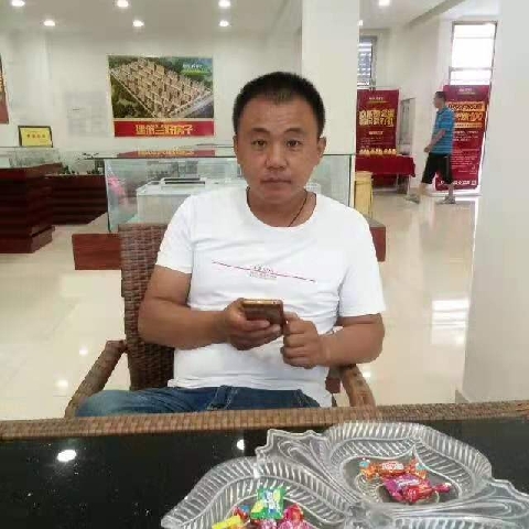 边厉冯的主播照片