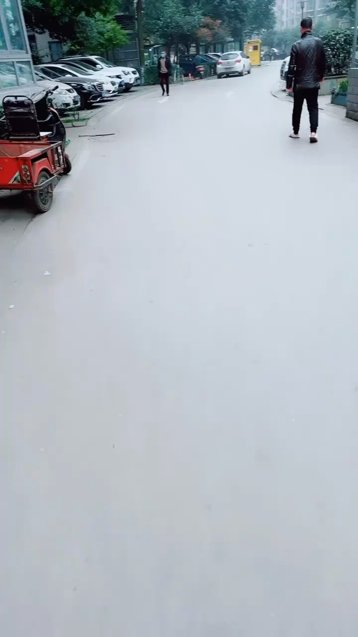 谁不是路上拦我？等半