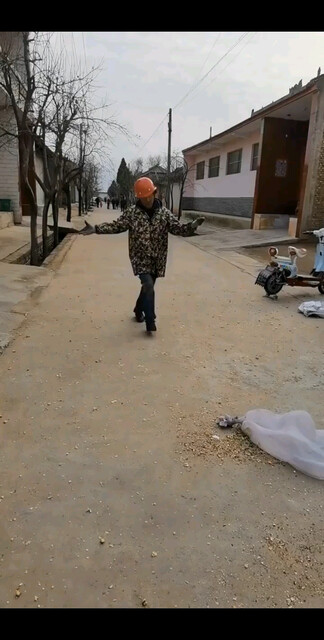 /顶/顶/顶大叔跳舞