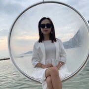 拾流中的女孩