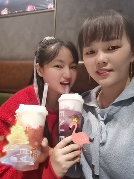 小海屯🐬李主播照片