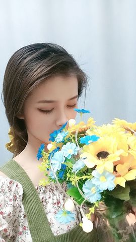 萌萌不圆深夜话聊主播照片