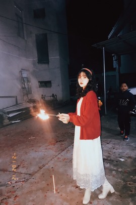 世纪起淇主播照片