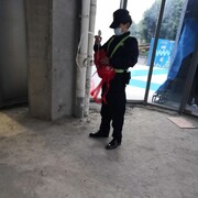 螺丝盯