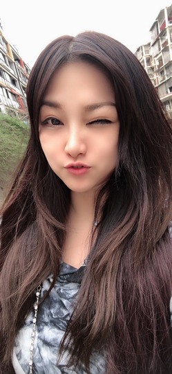 蓝小莓小朋友主播照片