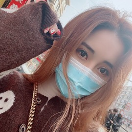 跑调嘉💟休主播照片