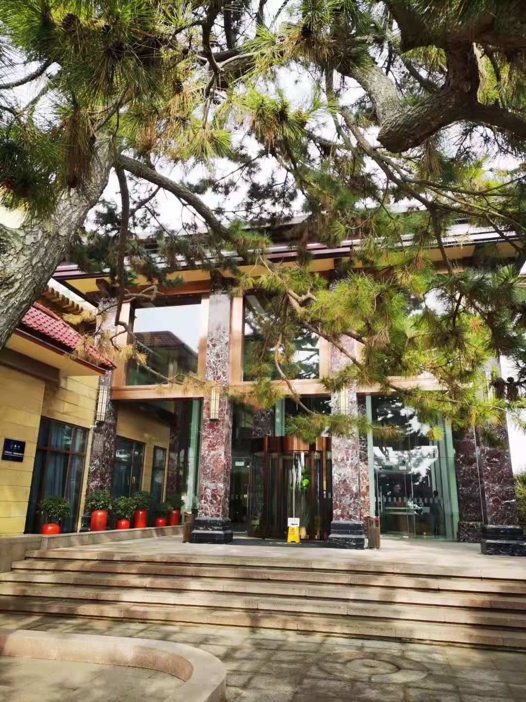 藍天下的彩云不上麥的主播照片