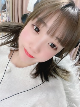 三三哟主播照片