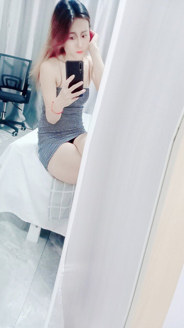 小燕子吖~的主播照片