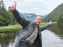 林艇.主播照片