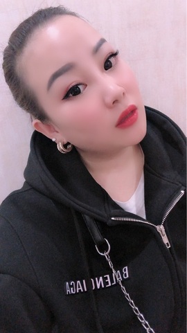 仟亿加油主播照片