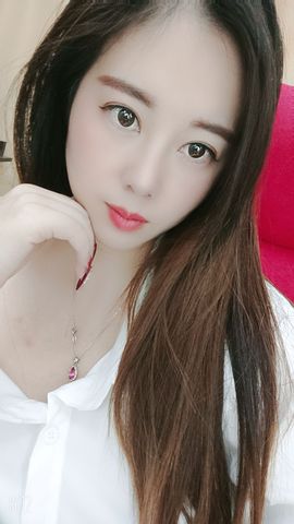 沁馨ღ求百元榜主播照片