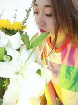 ♫顾顾唱伤感的烟嗓主播照片