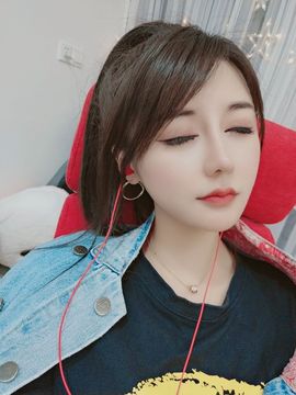 曼曼🌙暂停直播主播照片