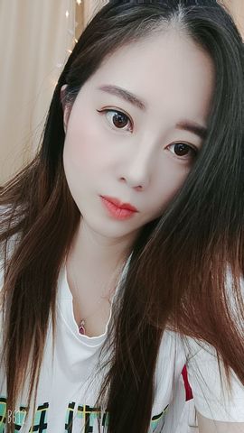 沁馨ღ求百元榜主播照片