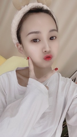 钱小亿主播照片