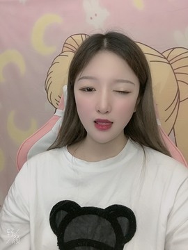 新人影儿众筹四冠主播照片