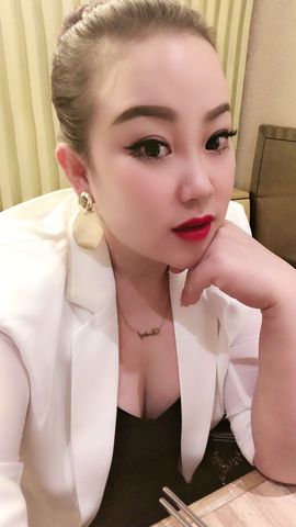 仟亿加油主播照片