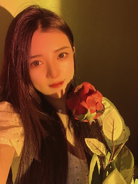 思思👑主播照片