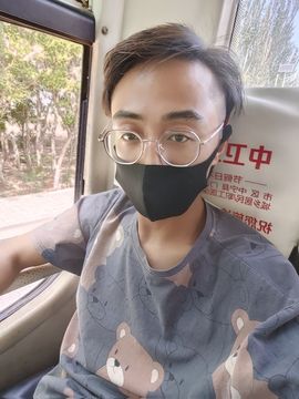 缺个主持的图片